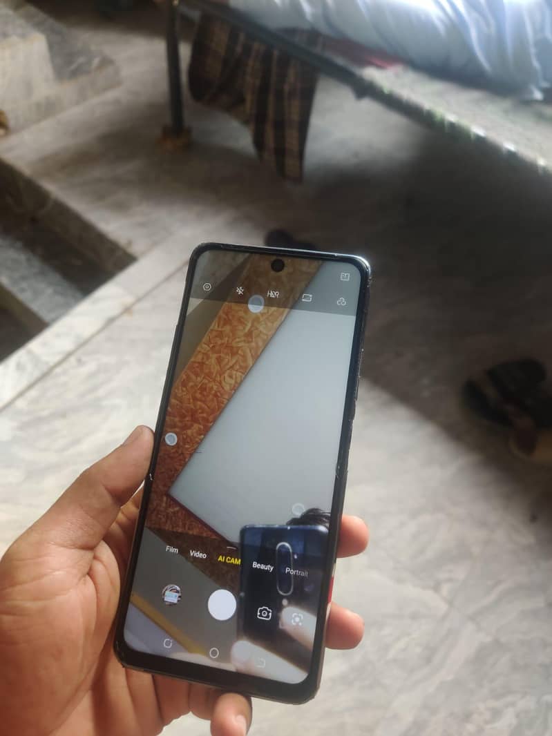 Tecno Camon 17 Pro 4