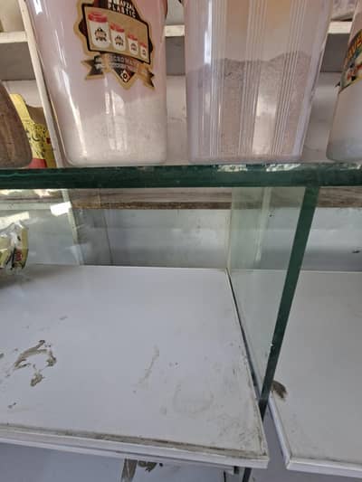 12mn mirror counter in best condition 0+3+4+8+3+2+0+4+2+9+9