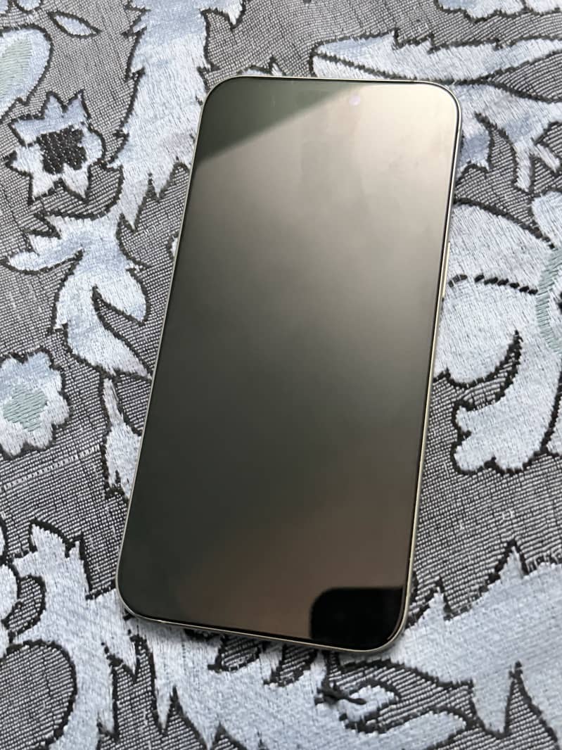 Apple iPhone 15 Pro Max 1