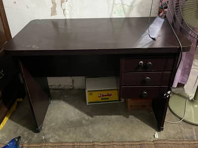 Computer table