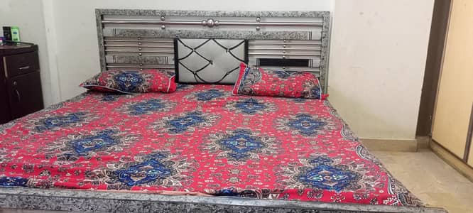 Used Iron Bed 6' x 6-1/2