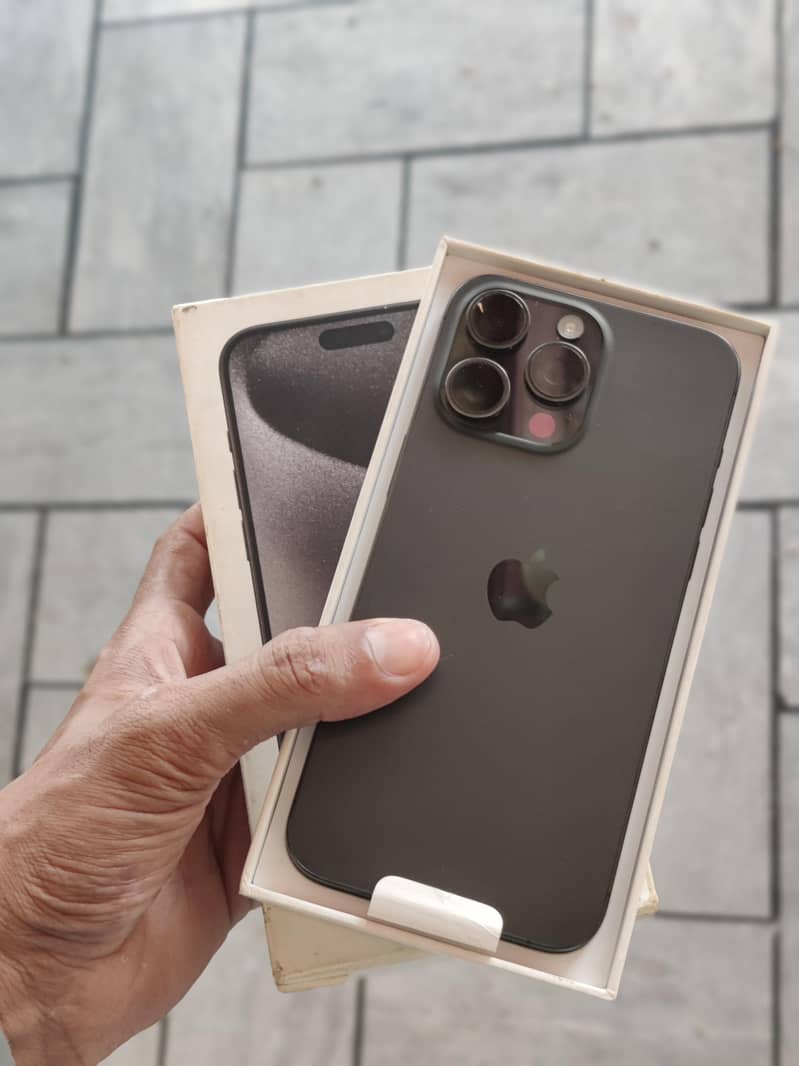 Apple iPhone 15 Pro Max 7
