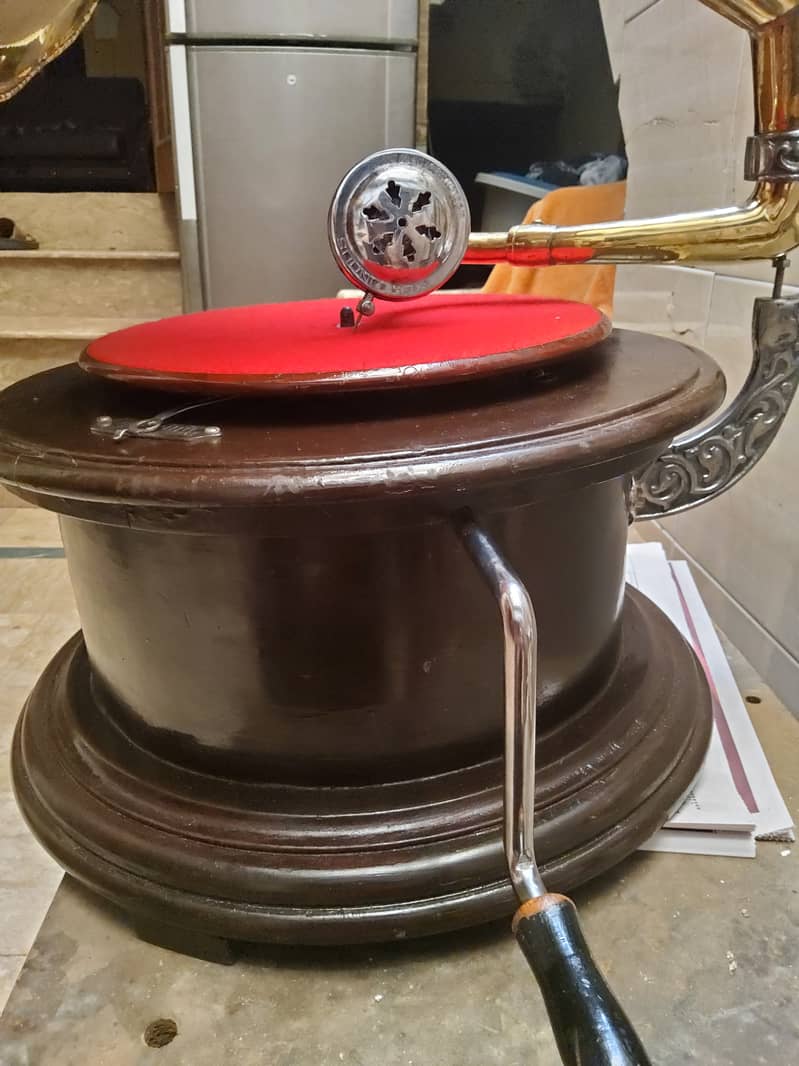 Turntable Gramophone 1