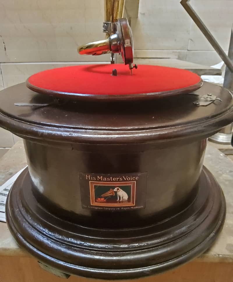 Turntable Gramophone 2