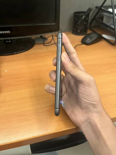 Apple iPhone 11