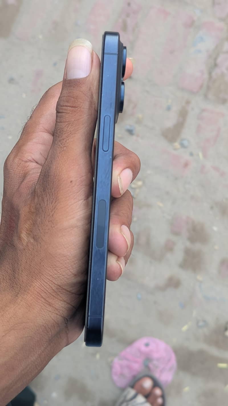 Apple iPhone 15 Pro Max 3