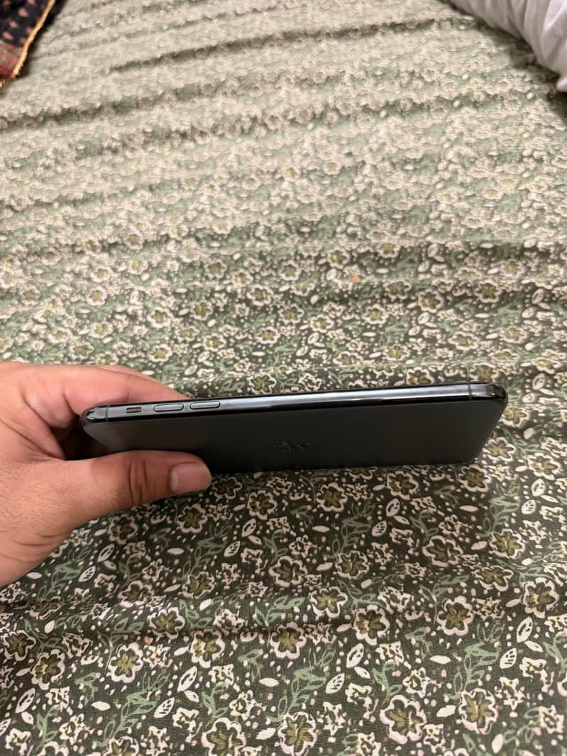 Apple iPhone 11 Pro Max 3