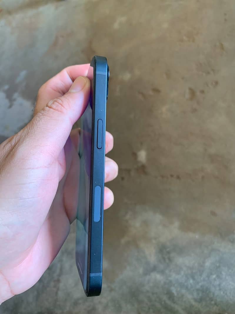 Apple iPhone 13 1