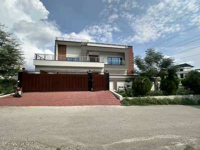 01 Kanal Luxury House For Sale