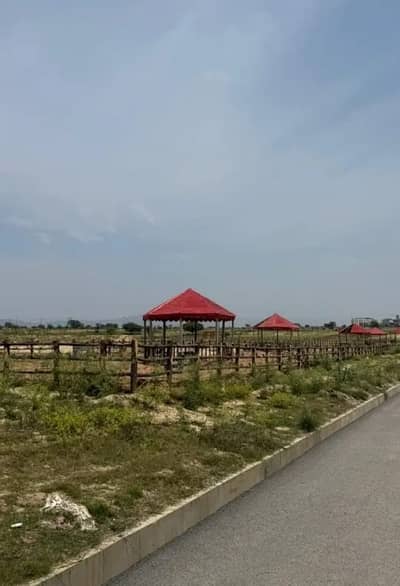 10 Marla Plot For Sale