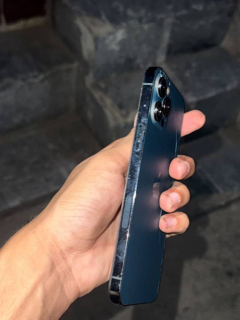 Apple iPhone 12 Pro Max 3