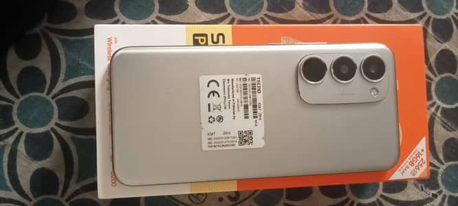Tecno CAMON 20