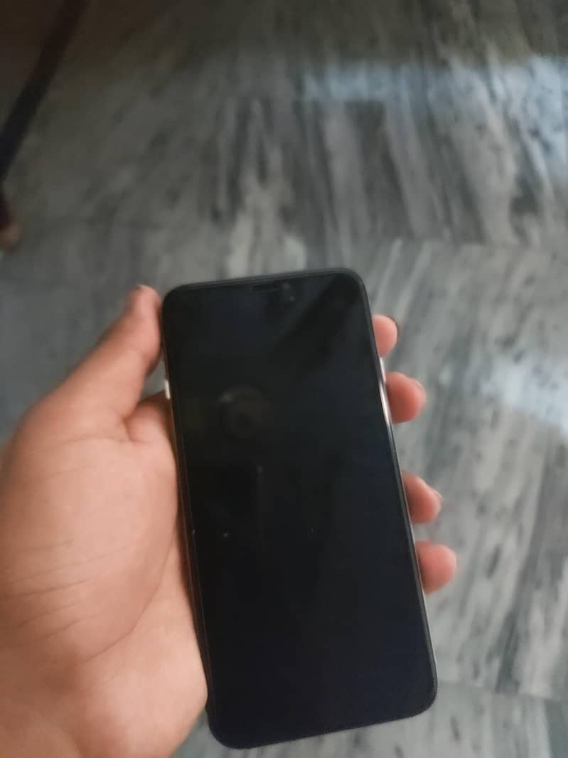 Apple iPhone X 3