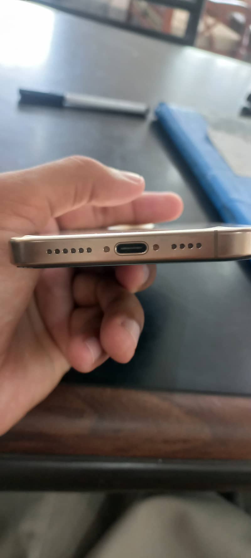 Apple iPhone 16 Pro Max 3
