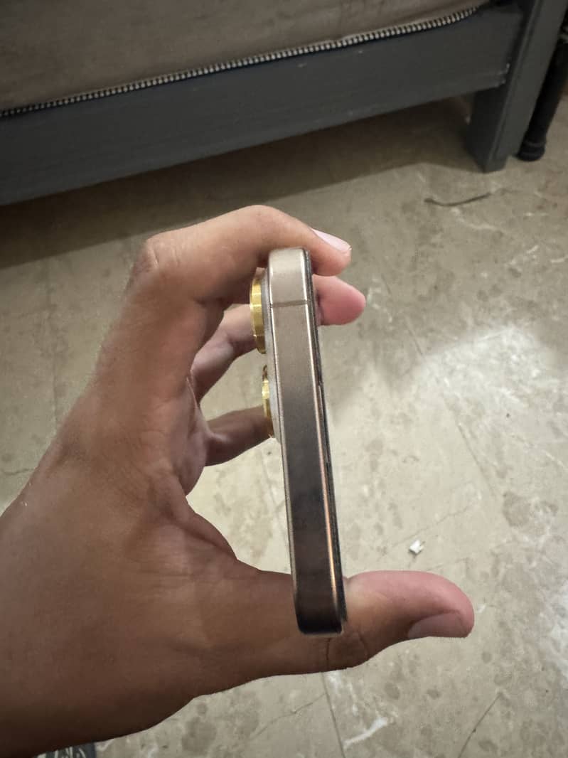 Apple iPhone 16 Pro Max 3