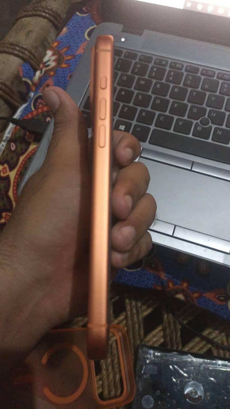 Apple iPhone 17 Pro Max 4