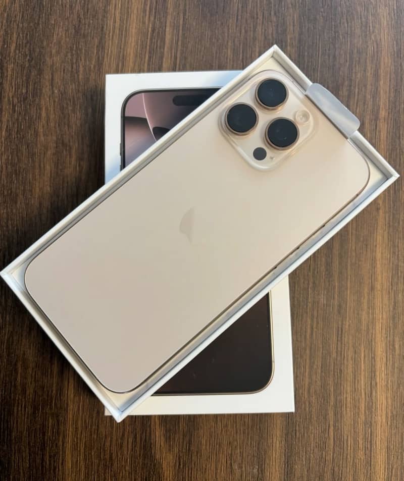 iPhone 16 Pro Max 1