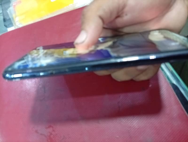 Apple iPhone 11 Pro Max 4