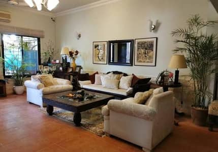 house maid female /care taker female /staff supervisor female