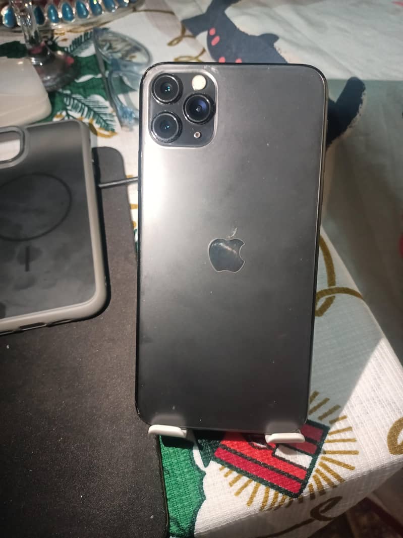 Apple iPhone 11 Pro Max 1