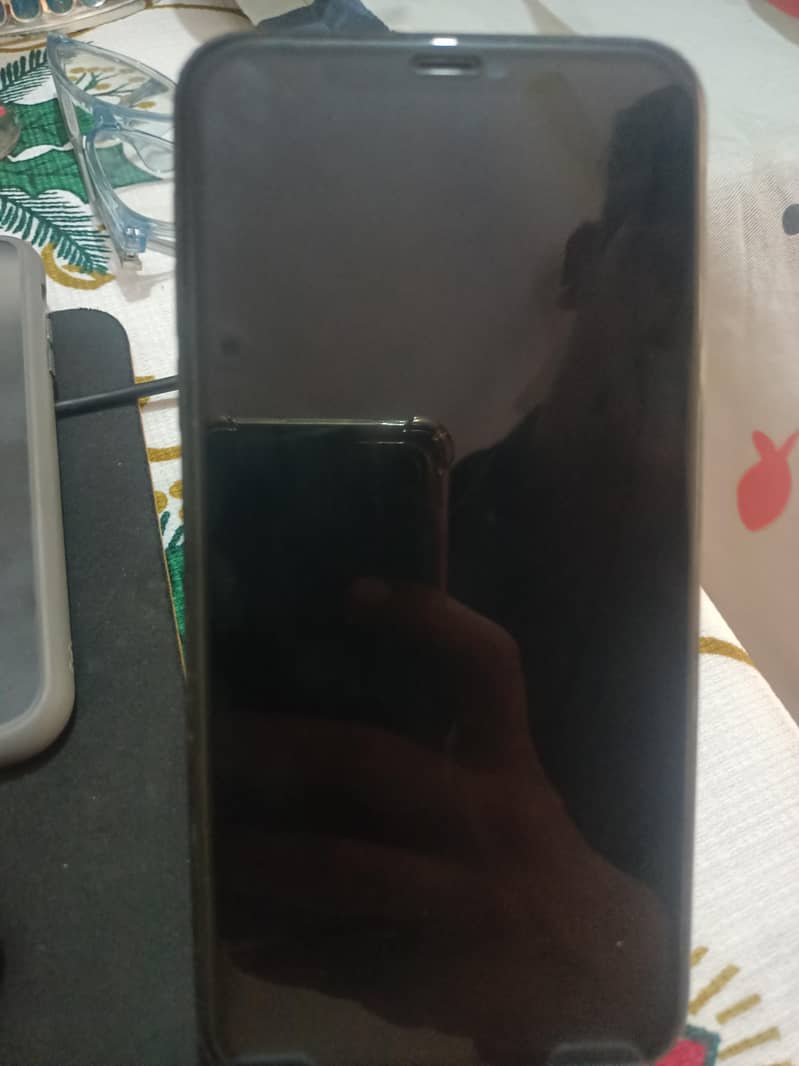 Apple iPhone 11 Pro Max 2