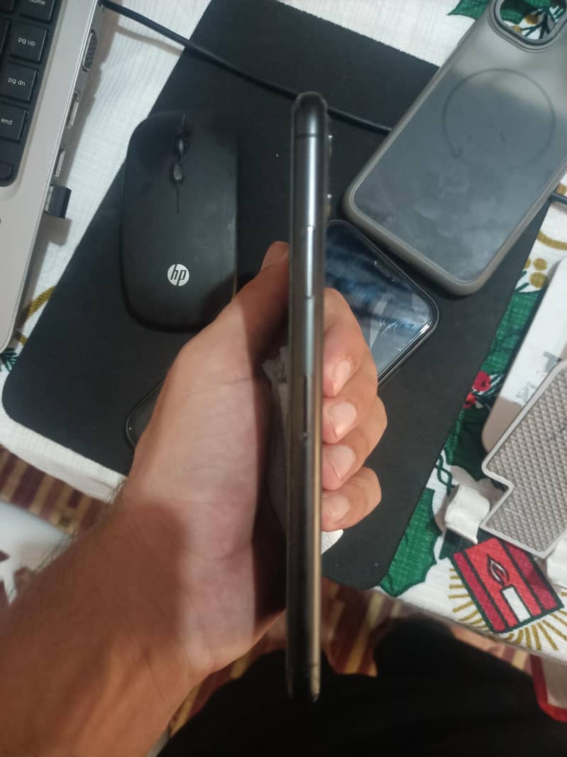 Apple iPhone 11 Pro Max 3