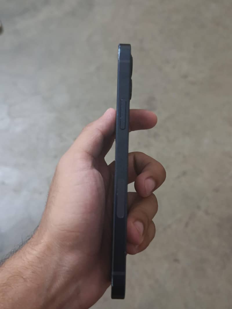 Apple iPhone 12 2