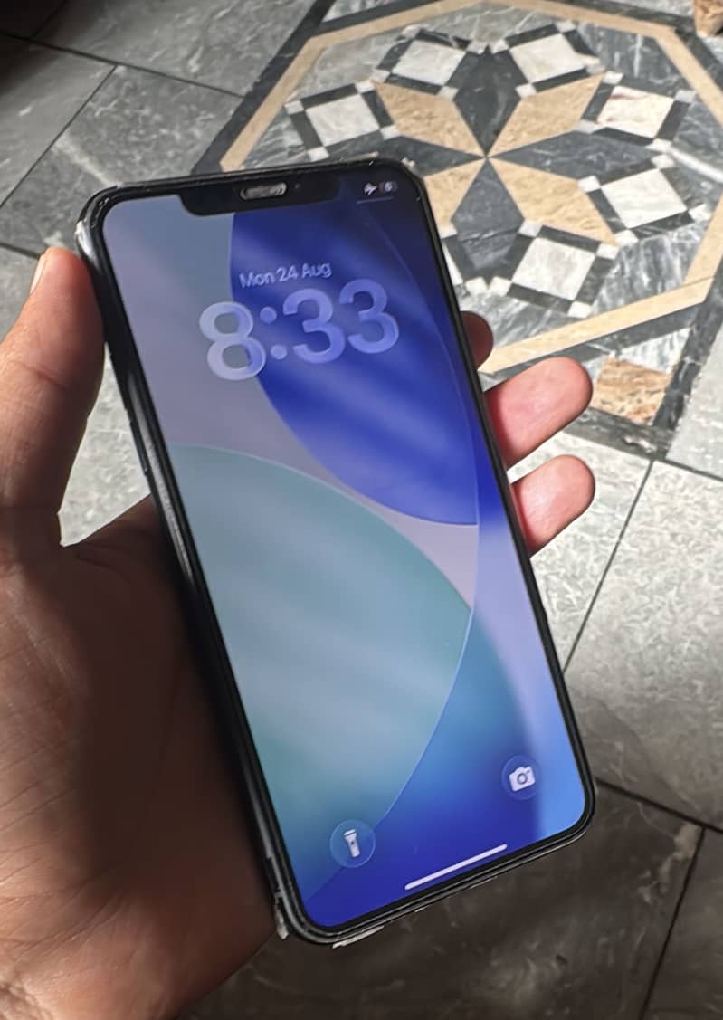 Apple iPhone 11 Pro Max 2