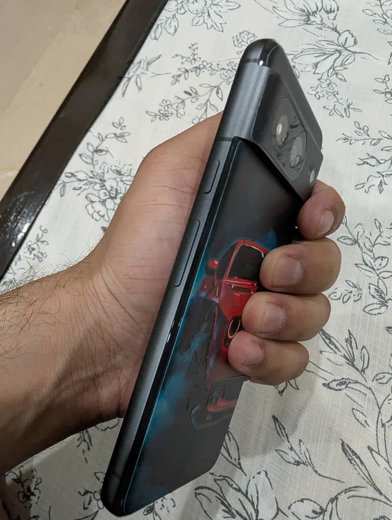 Google Pixel 8 4