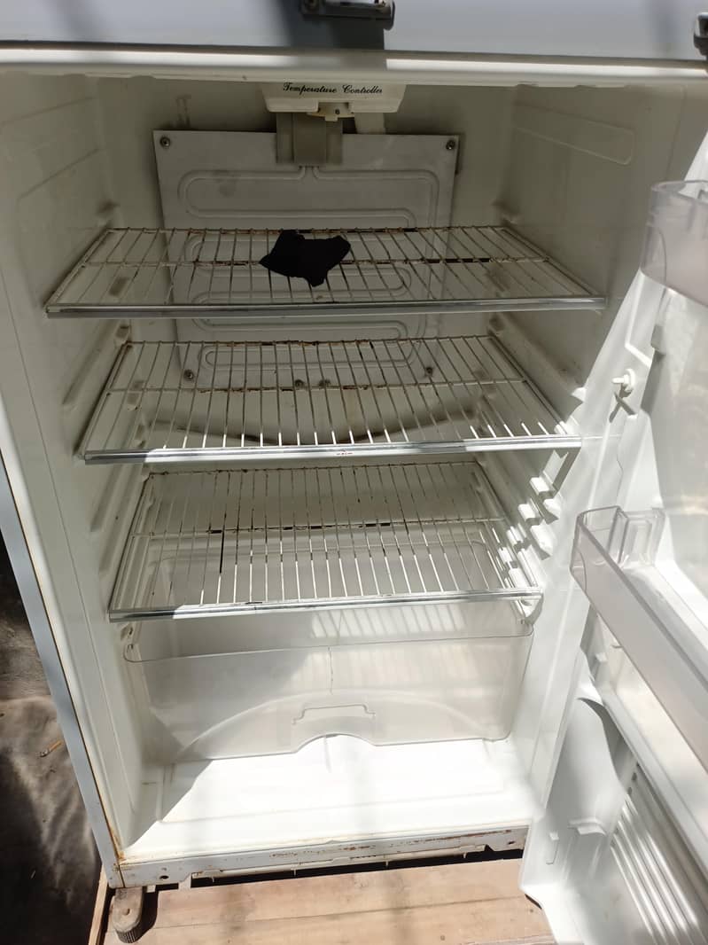 Dawlance Fridge Large 2