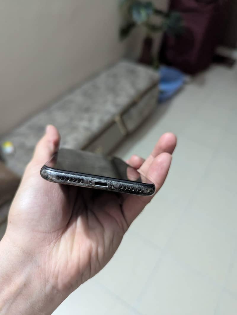 Apple iPhone X 3