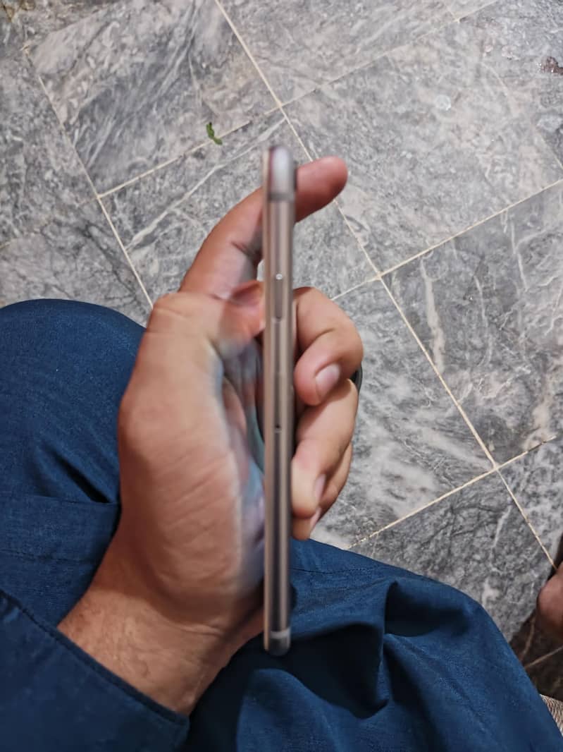 Apple iPhone 6s 4