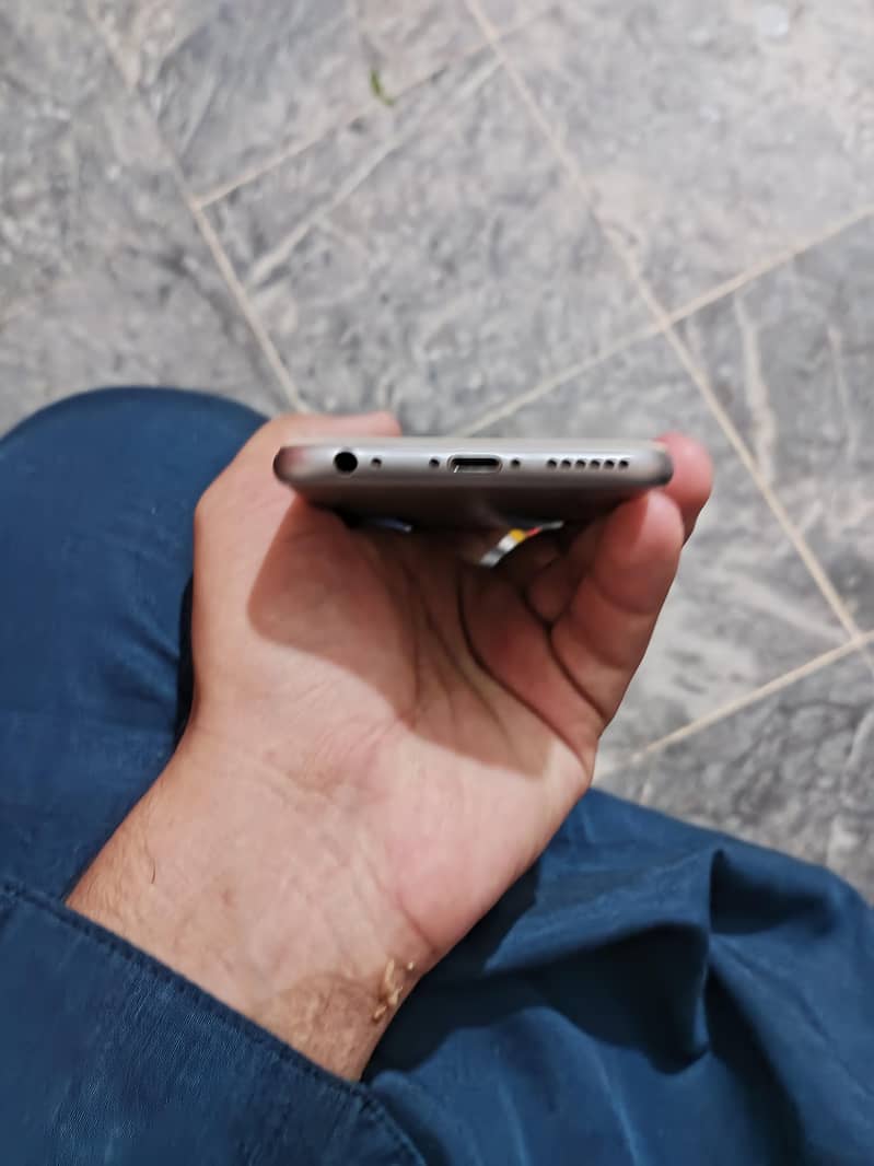 Apple iPhone 6s 5
