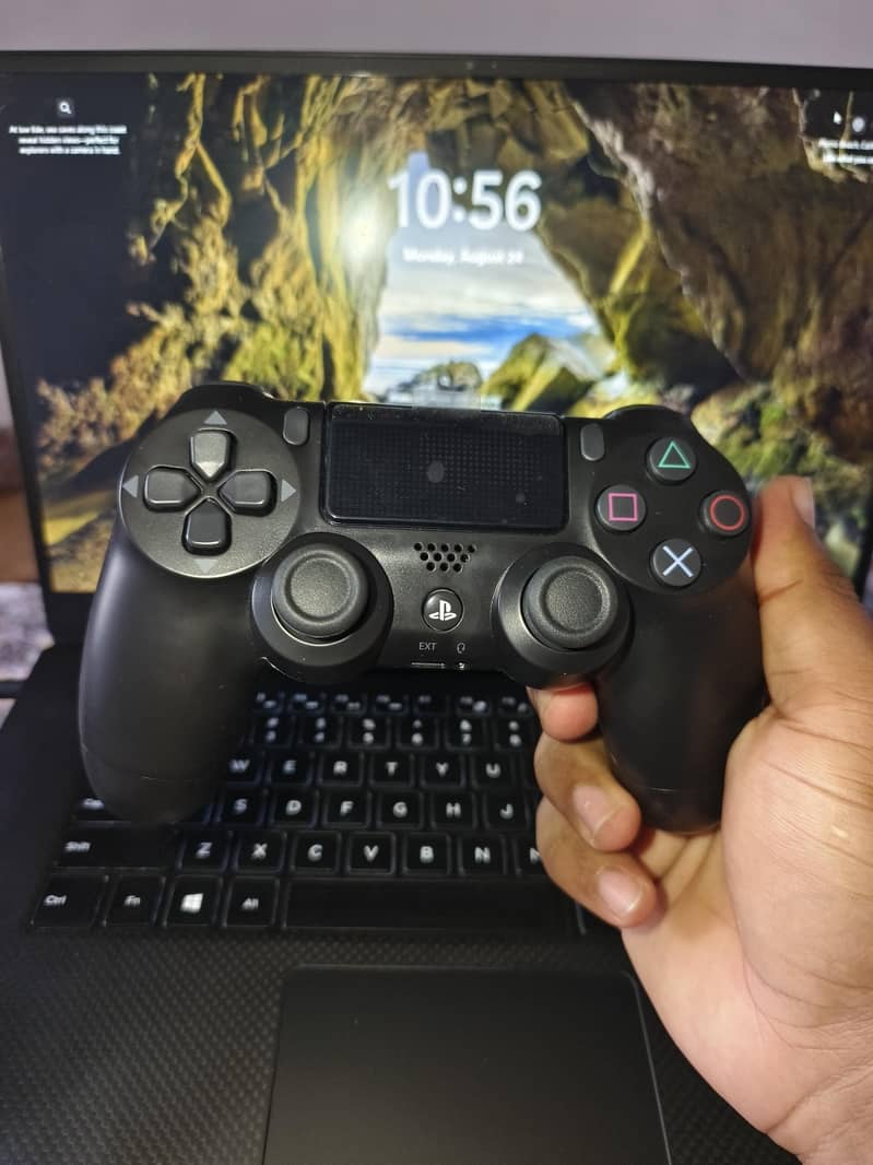 PS4 Gaming Controller  0