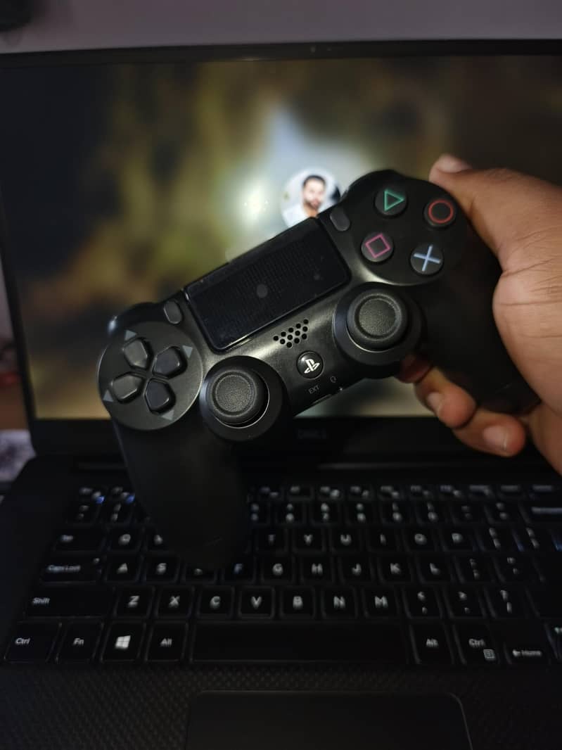 PS4 Gaming Controller  1