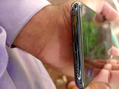 Apple iPhone 11 Pro Max sim nhi chalti