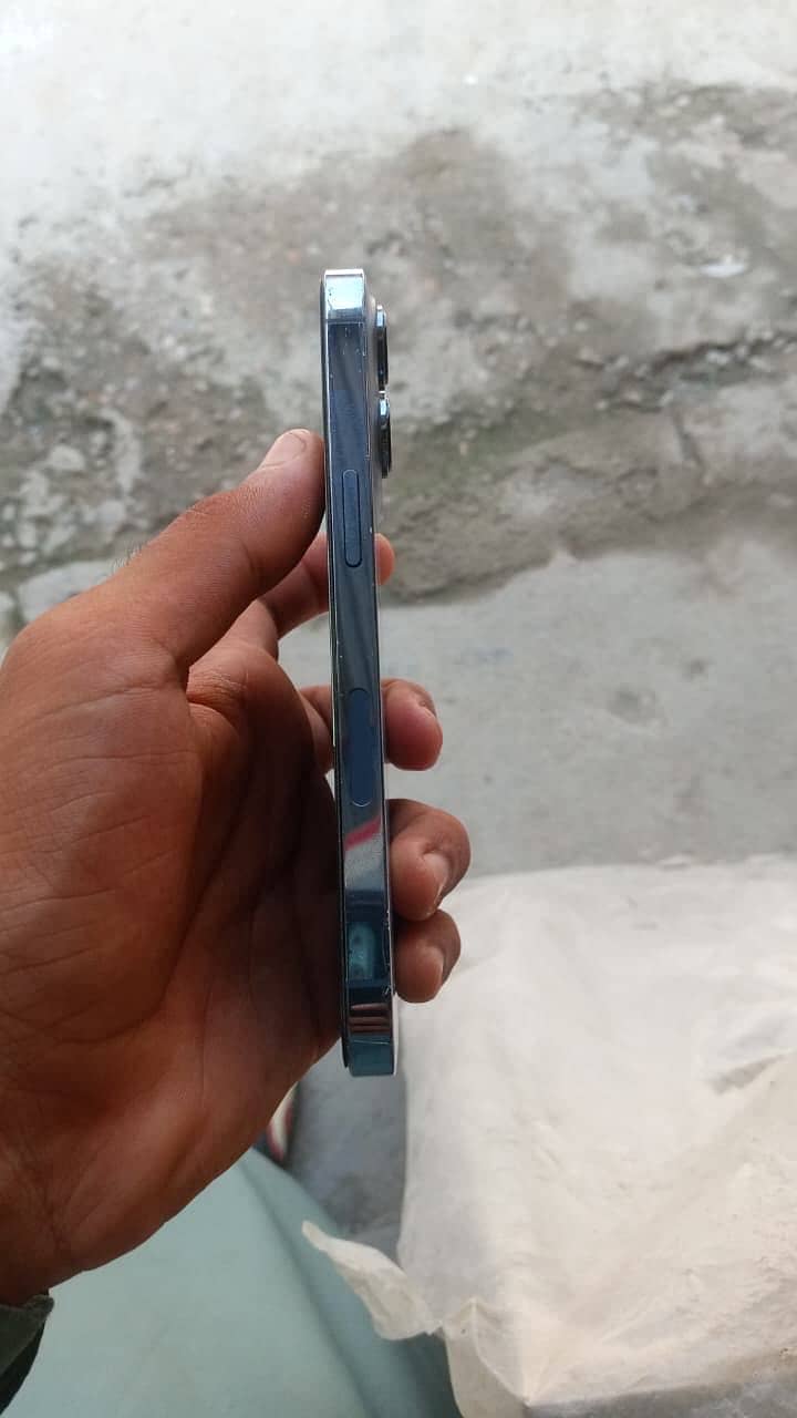 Apple iPhone 13 Pro 1