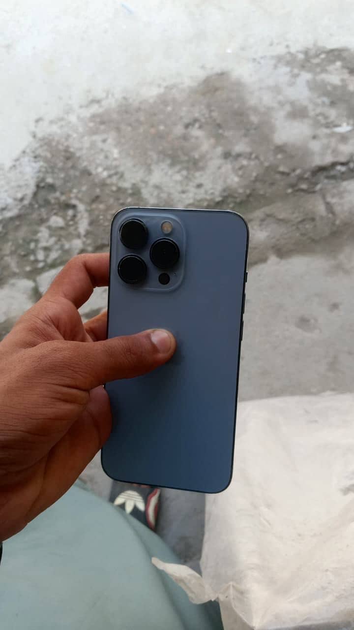Apple iPhone 13 Pro 8