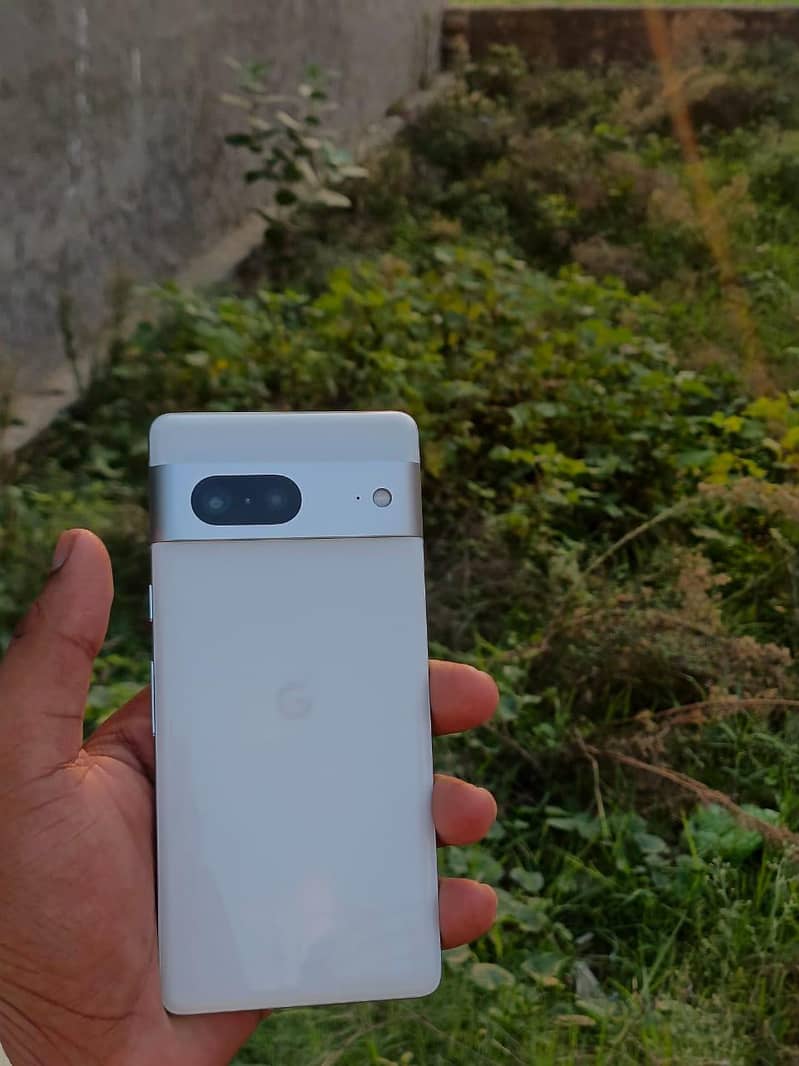 Google Pixel 7 4