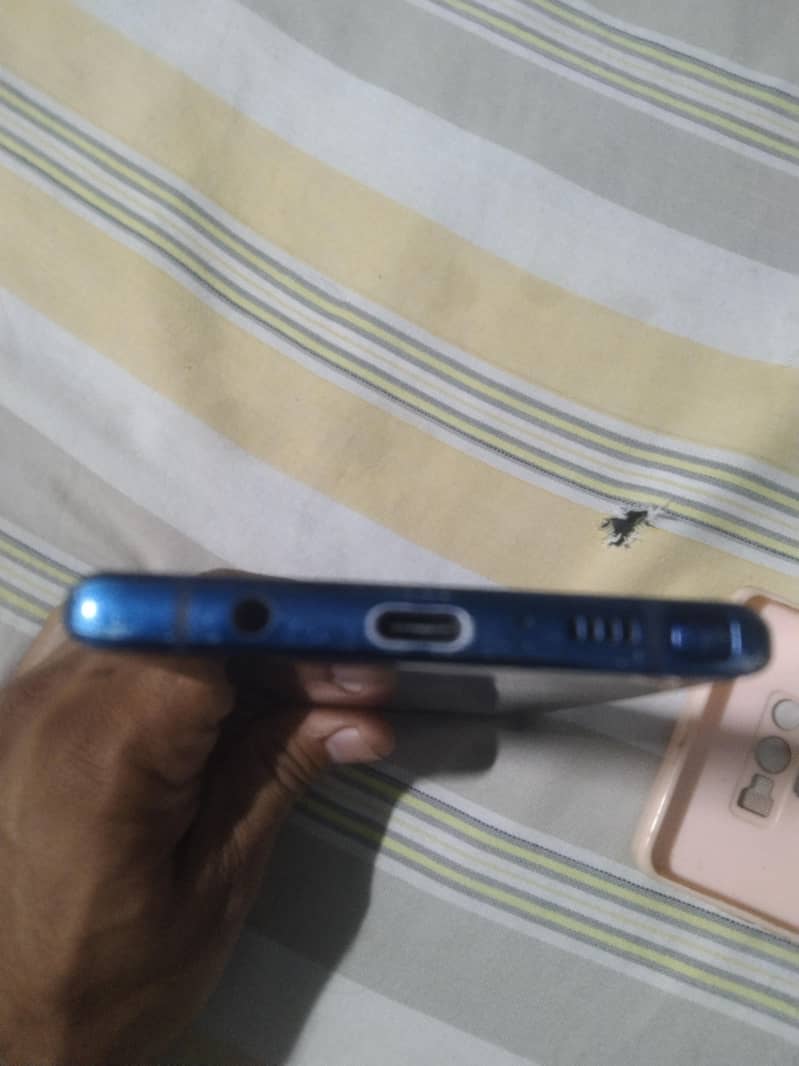 Samsung Mobile Note 9 4