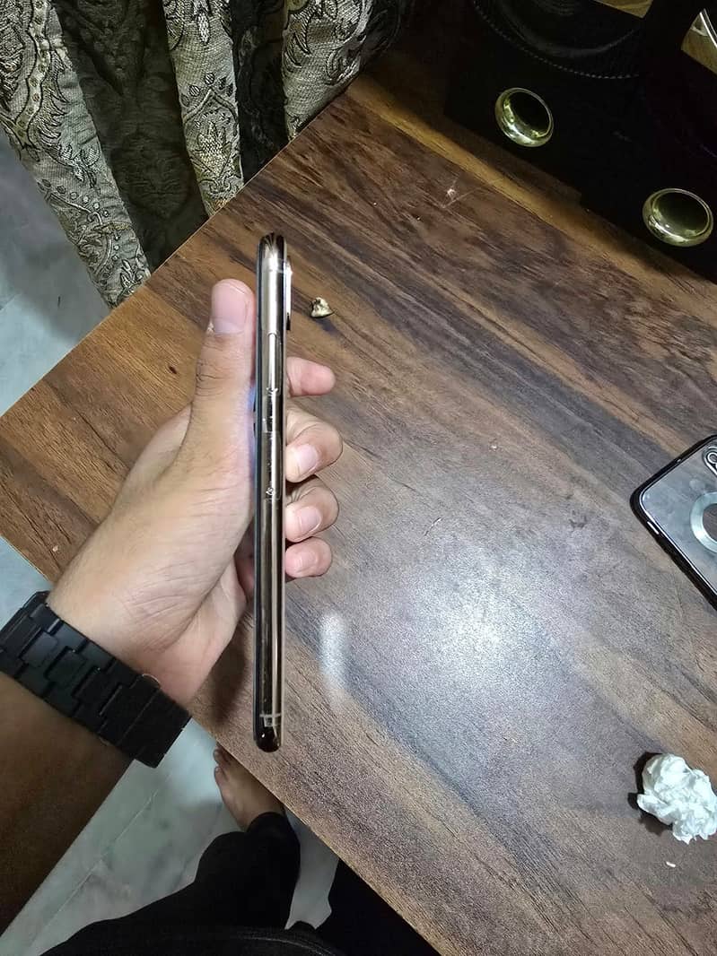 Apple iPhone X 3