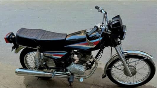 Honda 125 Model 2004 /. 03242703571