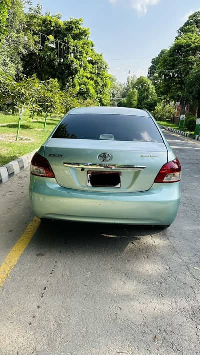 Toyota Belta 2006