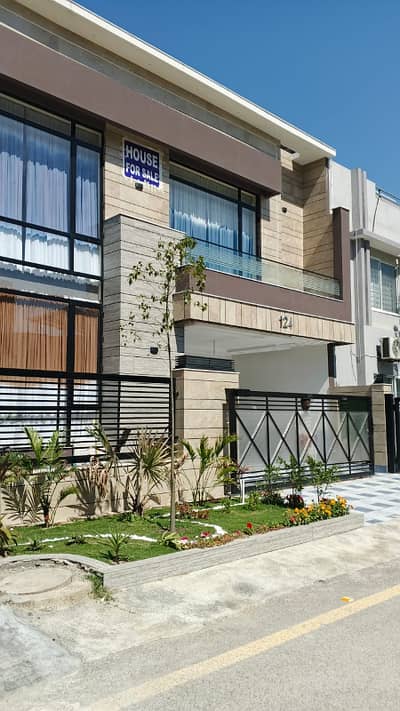 Luxury 9 Marla House For Sale In Faisal Town