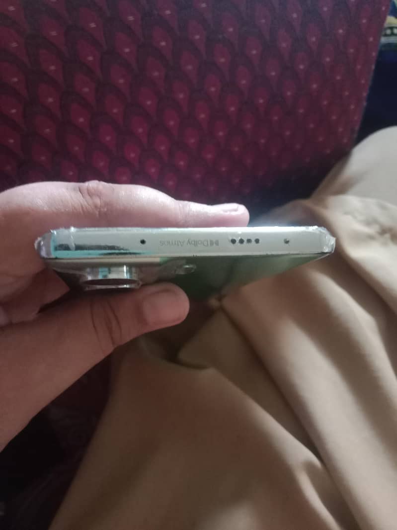 Tecno CAMON 40 Pro 4