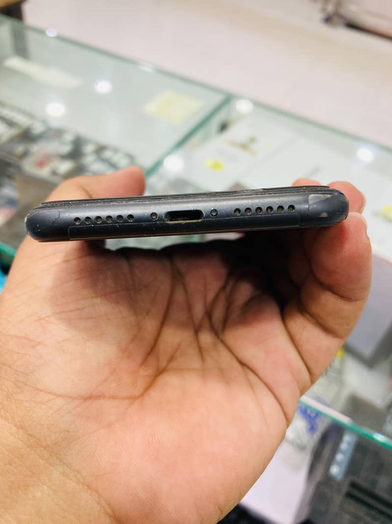 Apple iPhone 11 5