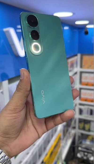 V50 lite complete box available
