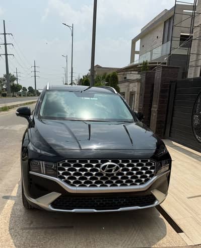 Hyundai Santa Fe Signature 2025 | Hybrid Automatic | 40,700 KM