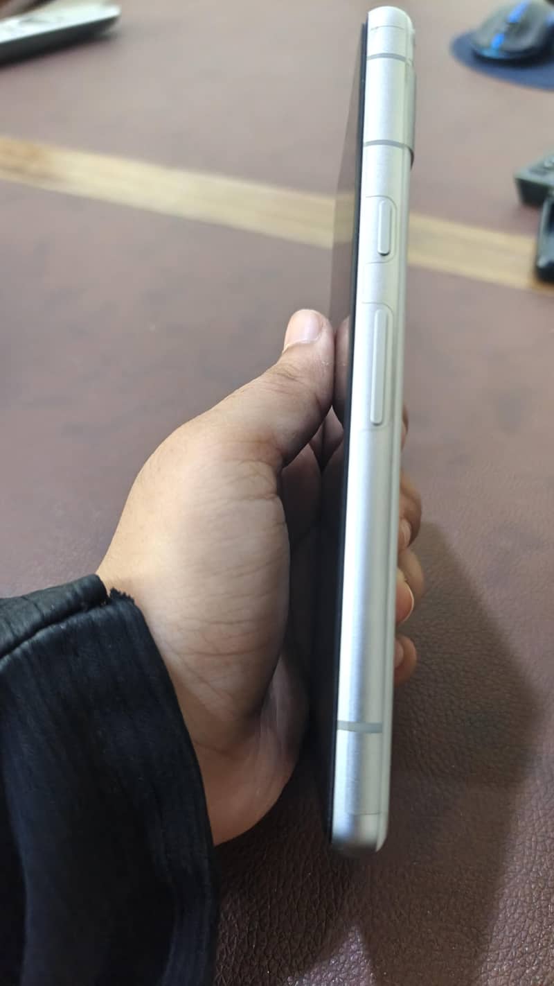 Google Pixel 7a 4