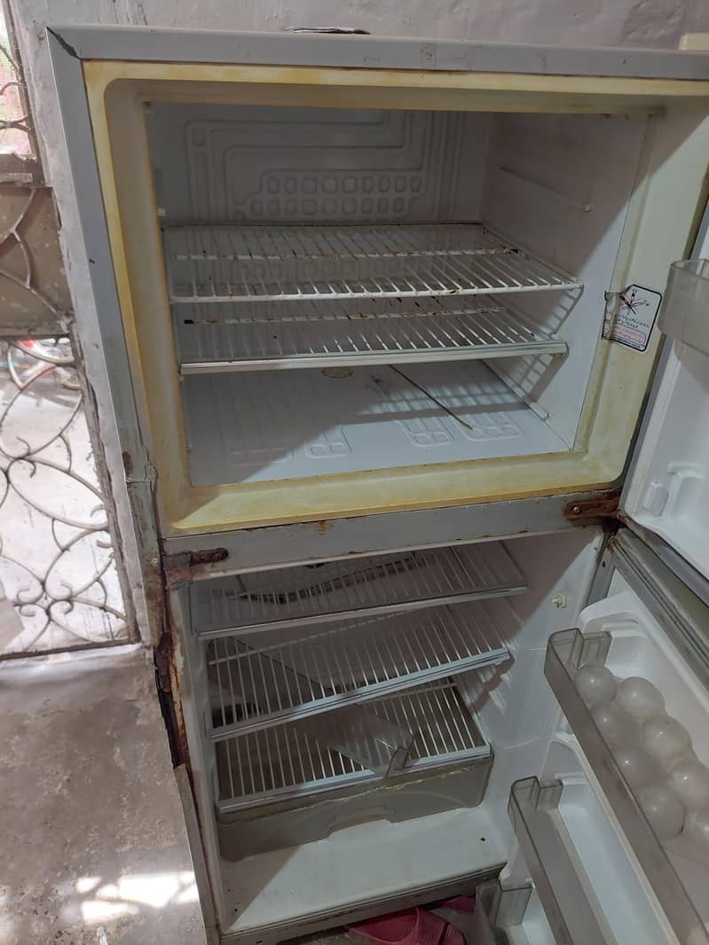 Dawlance fridge Medium Size 1